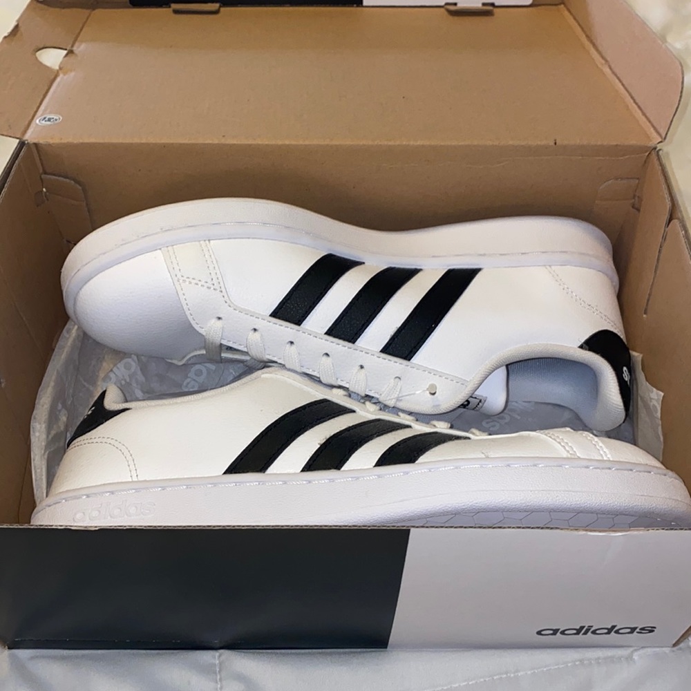 Grand Court Adidas